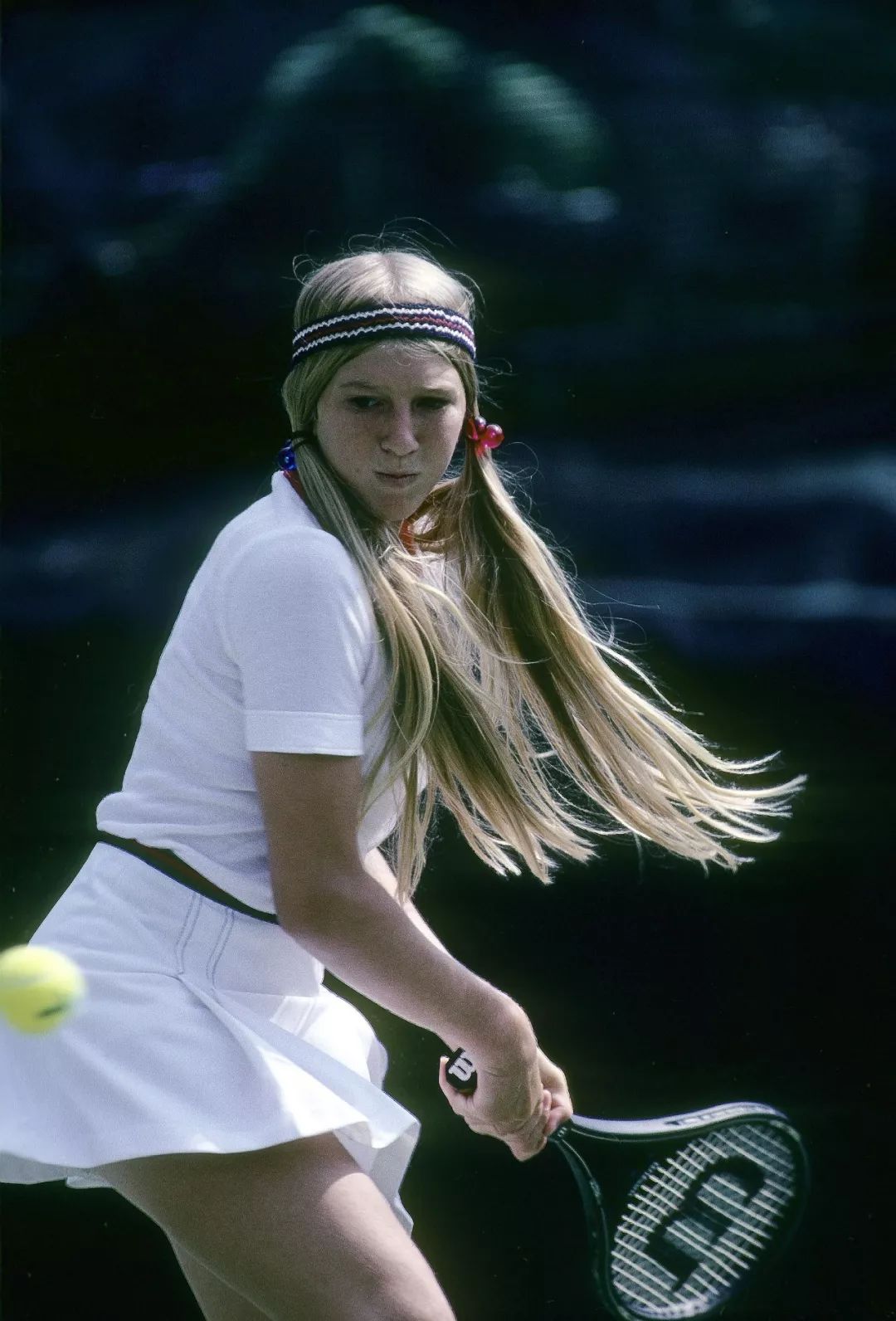 西班牙巴西利亚夺冠，意大利居膝盖(巴西西班牙比赛)