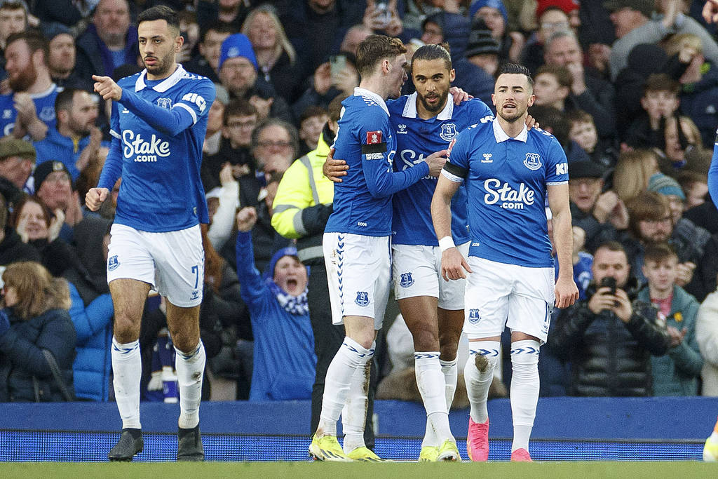 埃弗顿客场惜败，英超球队客战难题待解的简单介绍