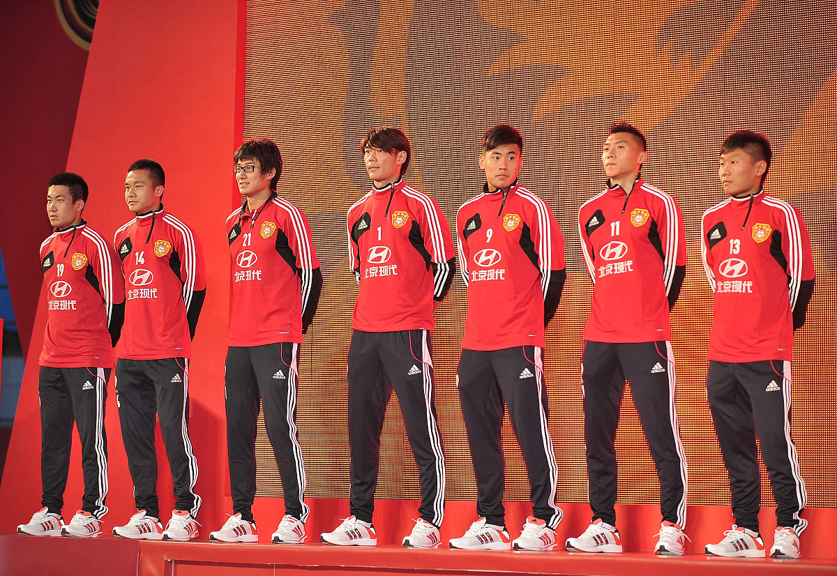 开云电竞官网-每一个球员都在用行动诠释着团队的精神英语